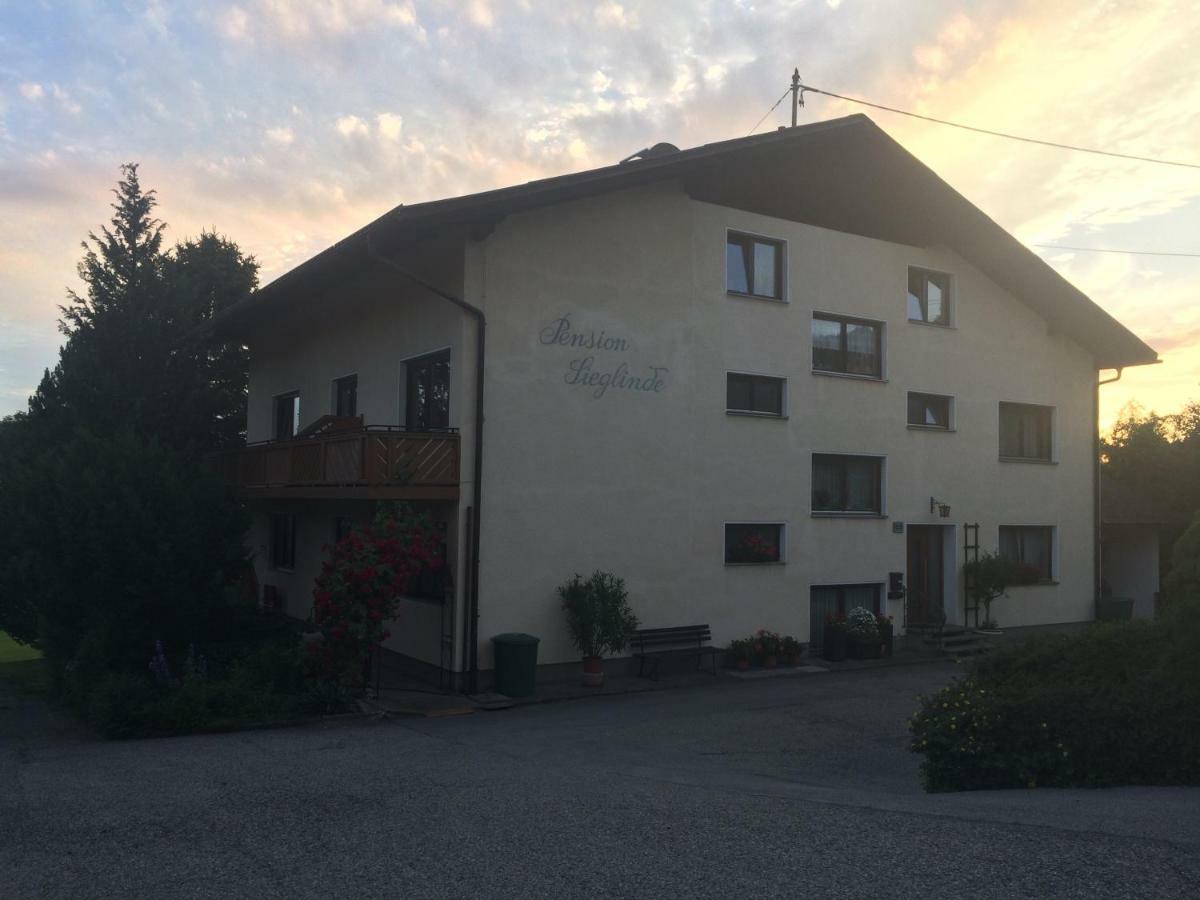Appartement Haus Auer à Weyregg Extérieur photo